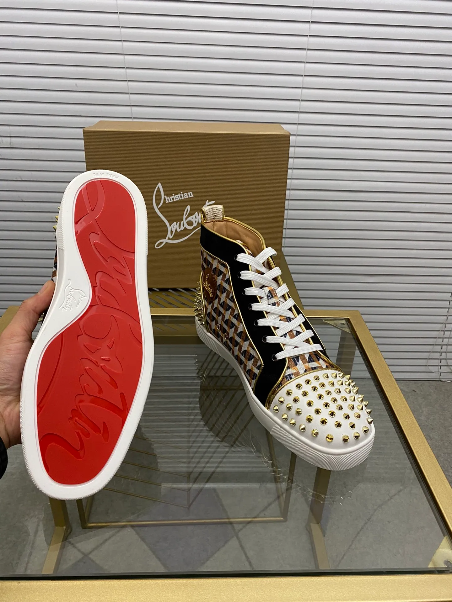 (Customized model) Ex-factory price is 540. christian louboutin (CL red sole shoes) counter series, casual sneakers for couples 📢 📢 📢 Exclusive hot style release 🎈🎈💪 Movable latex feet 👻 Finished outsole line [Proud] 😝Female 35-40# Male 38#-46, global supply😝 [Top version]: Original imported genuine leather upper, top original leather lining, original molded TPU outsole, original 1:1 detail processing, original shoe last,